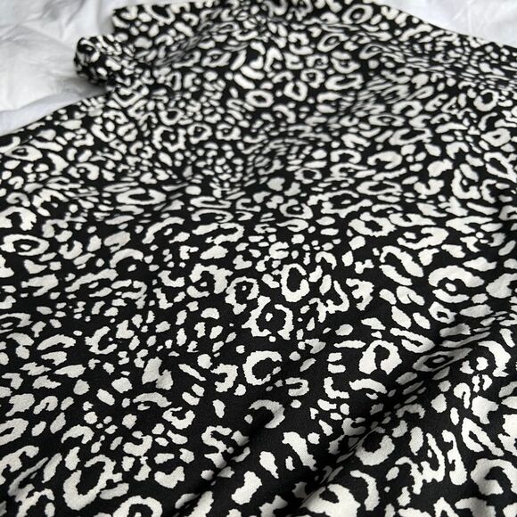 Francesca’s Dee Elly Arica Leopard Print Tee Black/White XXS - Picture 5 of 7